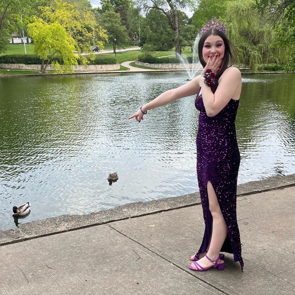 Prom dress - Picture 3 of 9